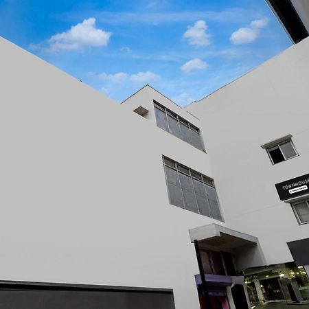 צ'נאי Super Townhouse Arcot Road Near Kauvery Hospital מראה חיצוני תמונה